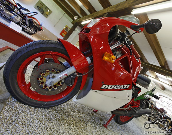 Ducati 750 F1, retenybe, pagamino tik 1801 vieneta situ.