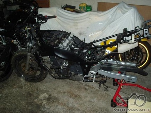 Suzuki rf600 atstatymas