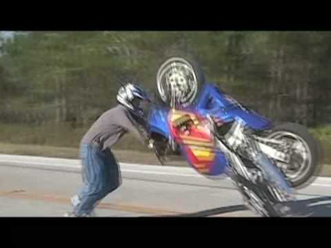 Street bike crashes • Street bike stunts • Ouch...