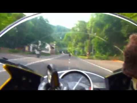 - Yamaha R6 chasing Ninja ZX-10R -