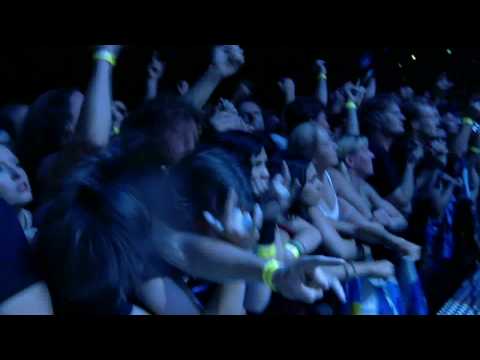 Iron Maiden - 2 Minutes To Midnight (Flight 666) [HD]